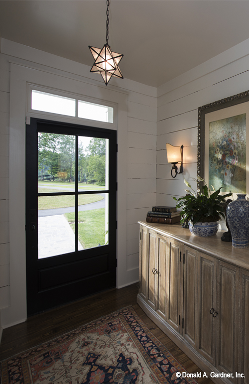 Inviting foyer entry of The Coleraine house plan 1335.